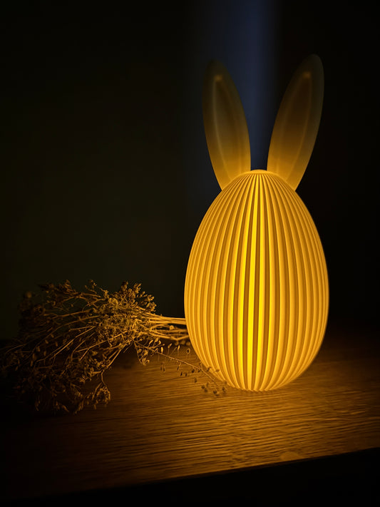 06. Osterdeko - Osterei mit Hasenohren beleuchtet – moderne Osterdeko mit sanftem Licht