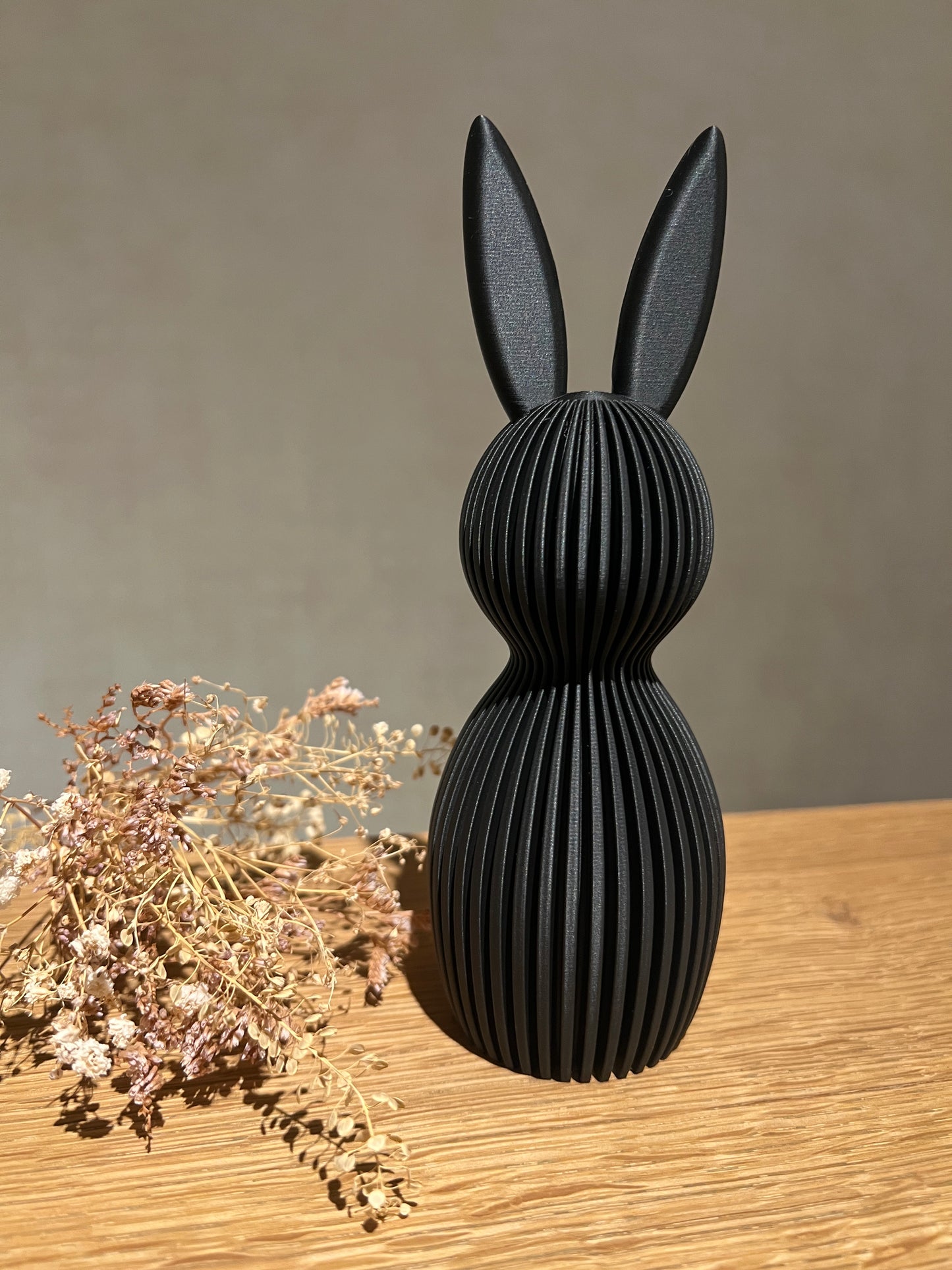 01. Osterdeko – Moderner Osterhase mit geraden Ohren