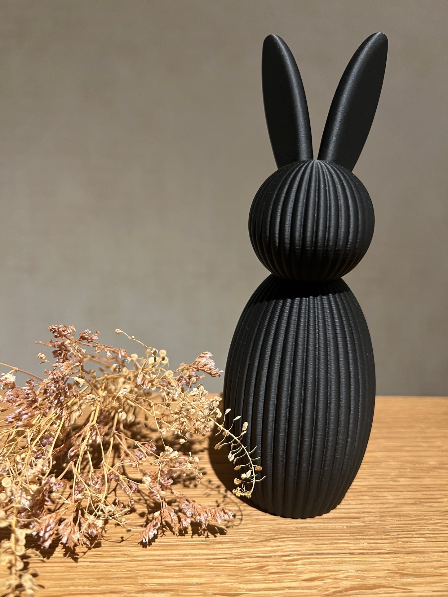 02. Osterdeko – Moderner Osterhase mit schrägen Ohren