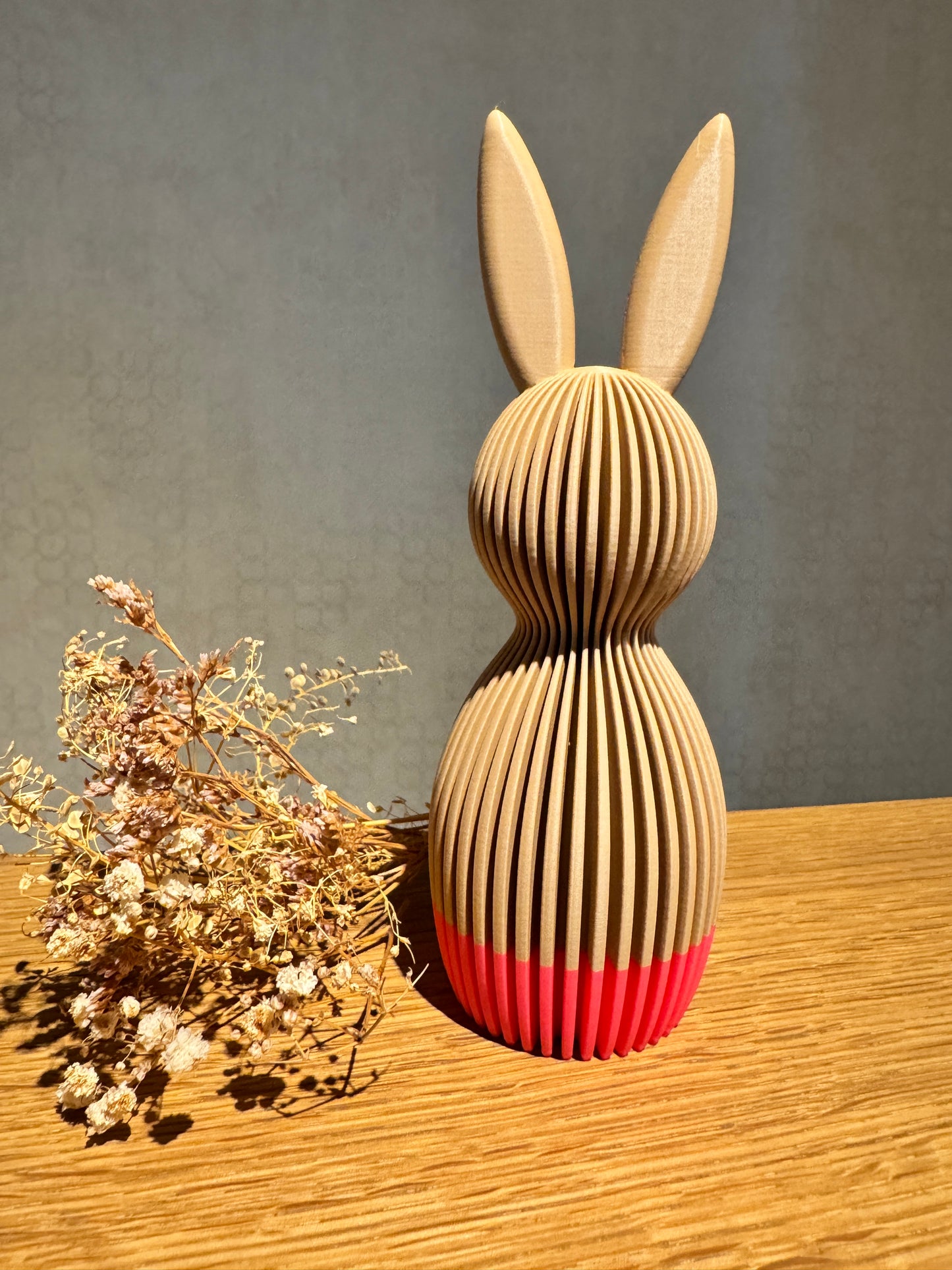 01. Osterdeko – Moderner Osterhase mit geraden Ohren
